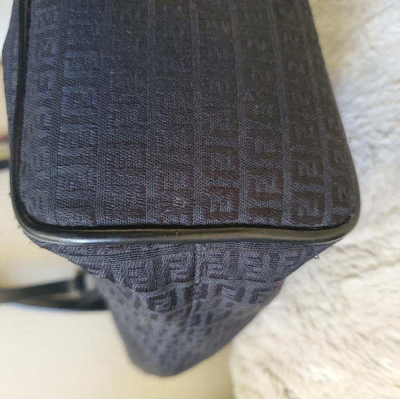 💥💥SOLD💥💥 FENDI SHOULDER BAG - Picture 8 of 8